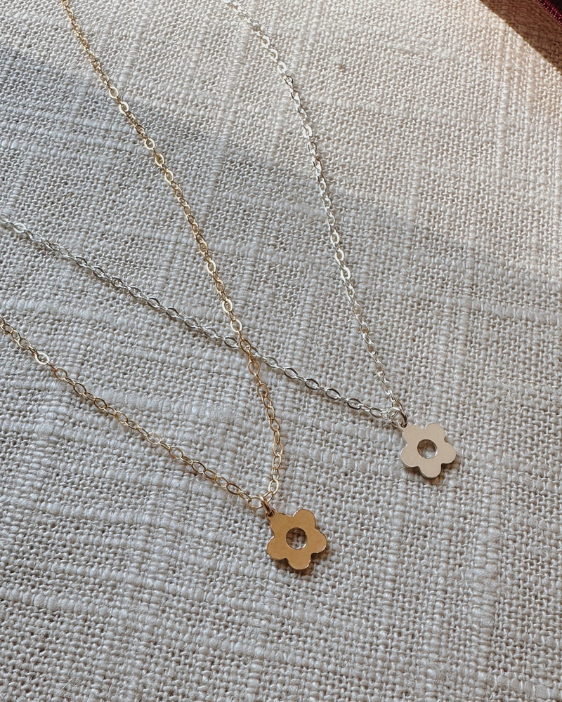 Mini Finch Flower Necklace