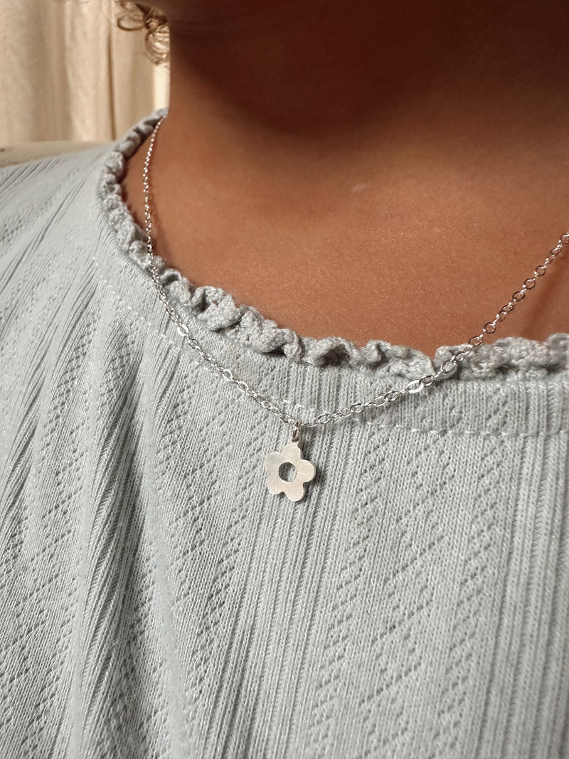 Mini Finch Flower Necklace